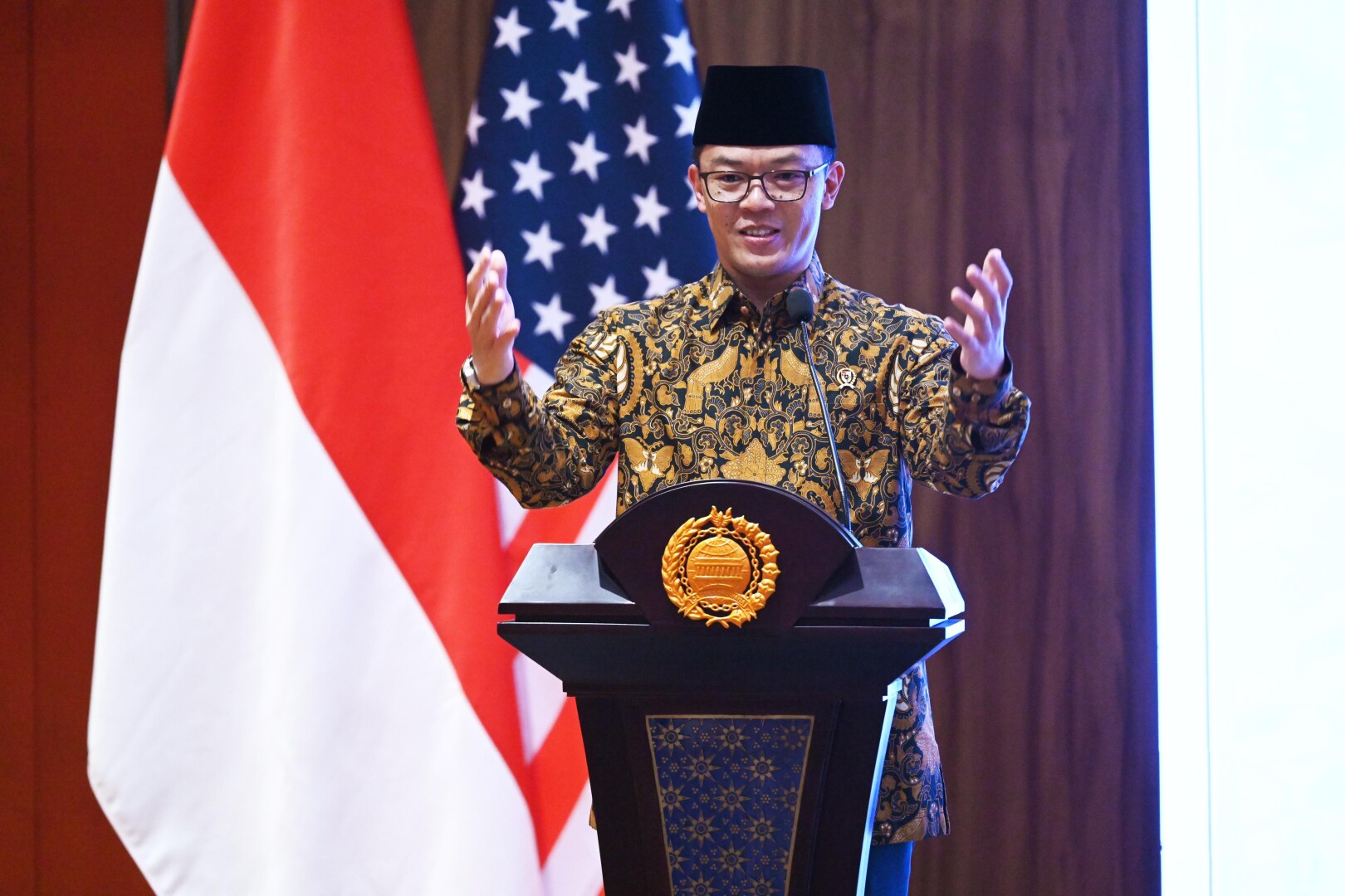 Menteri Luar Negeri Sugiono menegaskan bahwa Indonesia dan Amerika Serikat terus memperkuat kemitraan strategis untuk memajukan demokrasi,