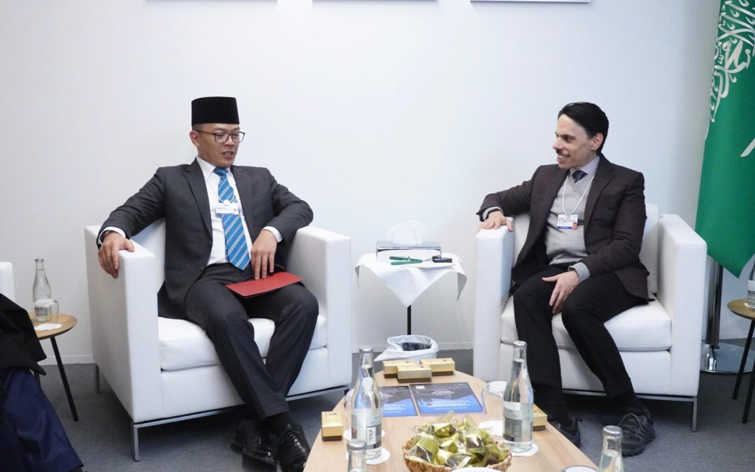 Pertemuan Bilateral Menlu RI dan Menlu Arab Saudi di WEF 2025
